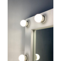 Гримерное зеркало в стиле лофт 80x60 белого матового цвета 12 ламп по контуру