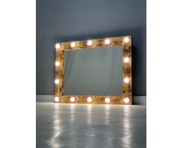 Зеркало в ванную из дерева с подсветкой лампочками 90х70