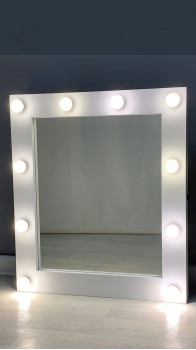 Матовое гримерное зеркало с подсветкой 80х90