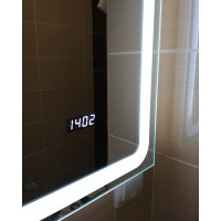 Зеркало для ванной комнаты с LED подсветкой Равенна с часами