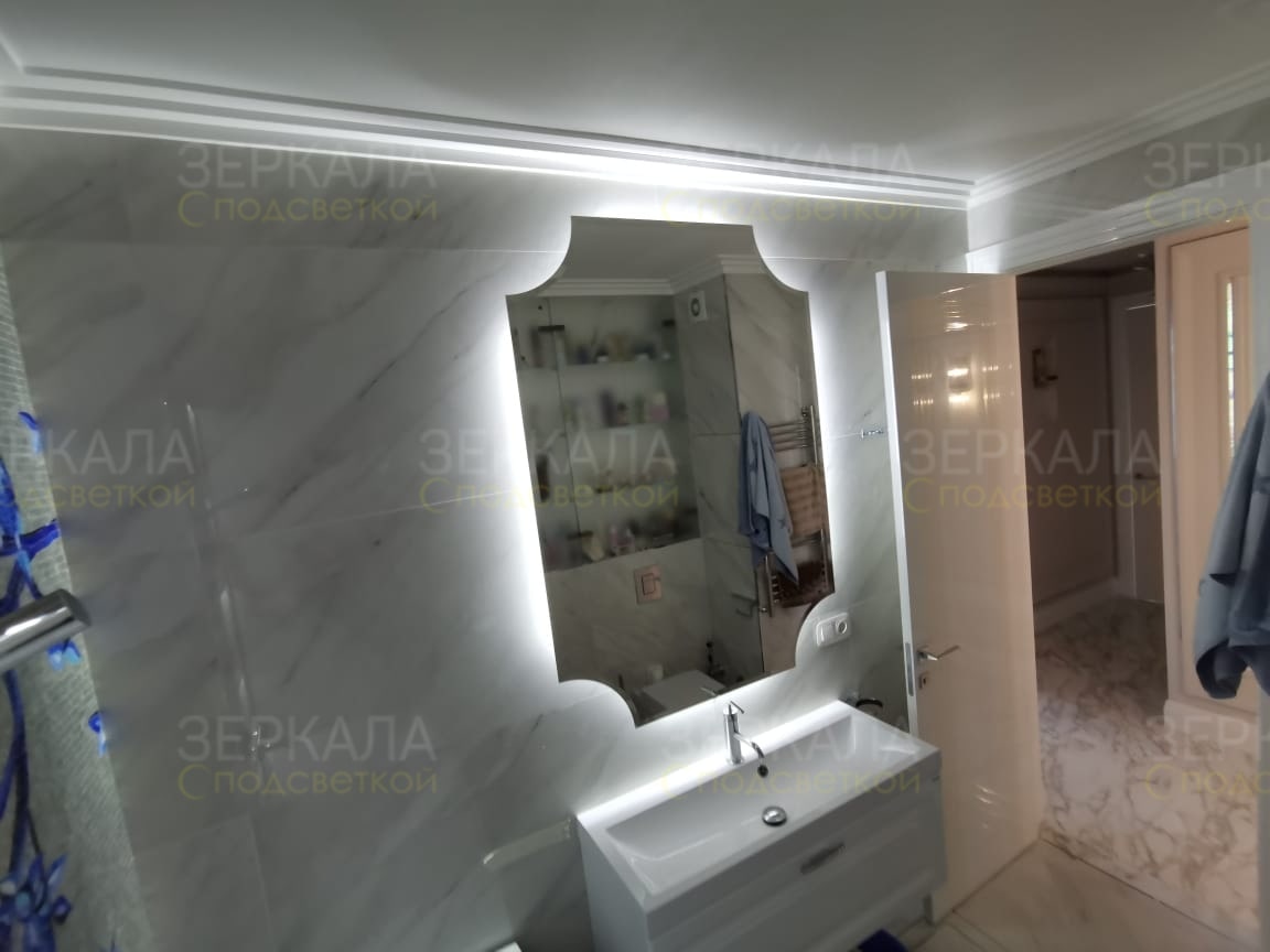 Выполненная работа дизайнерское зеркало для ванной комнаты с подсветкой