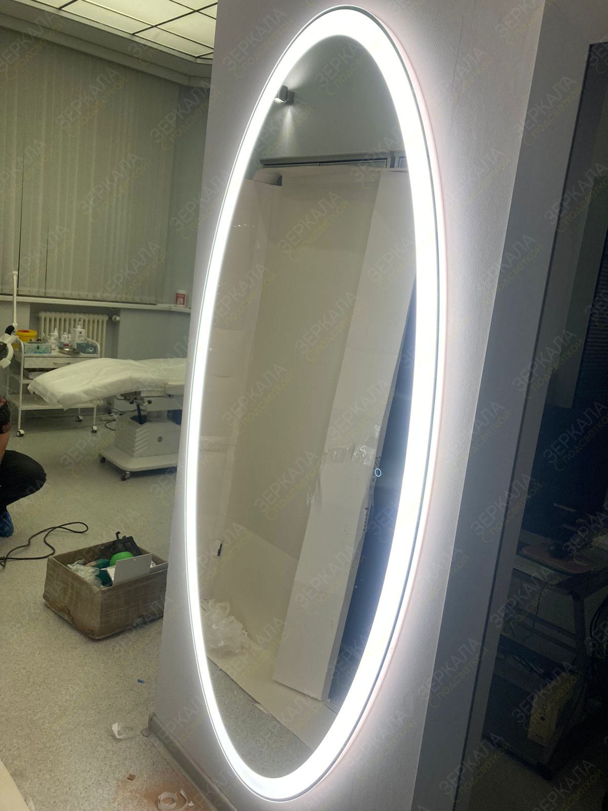 овальное зеркало с подсветкой в полный рост Амелия 