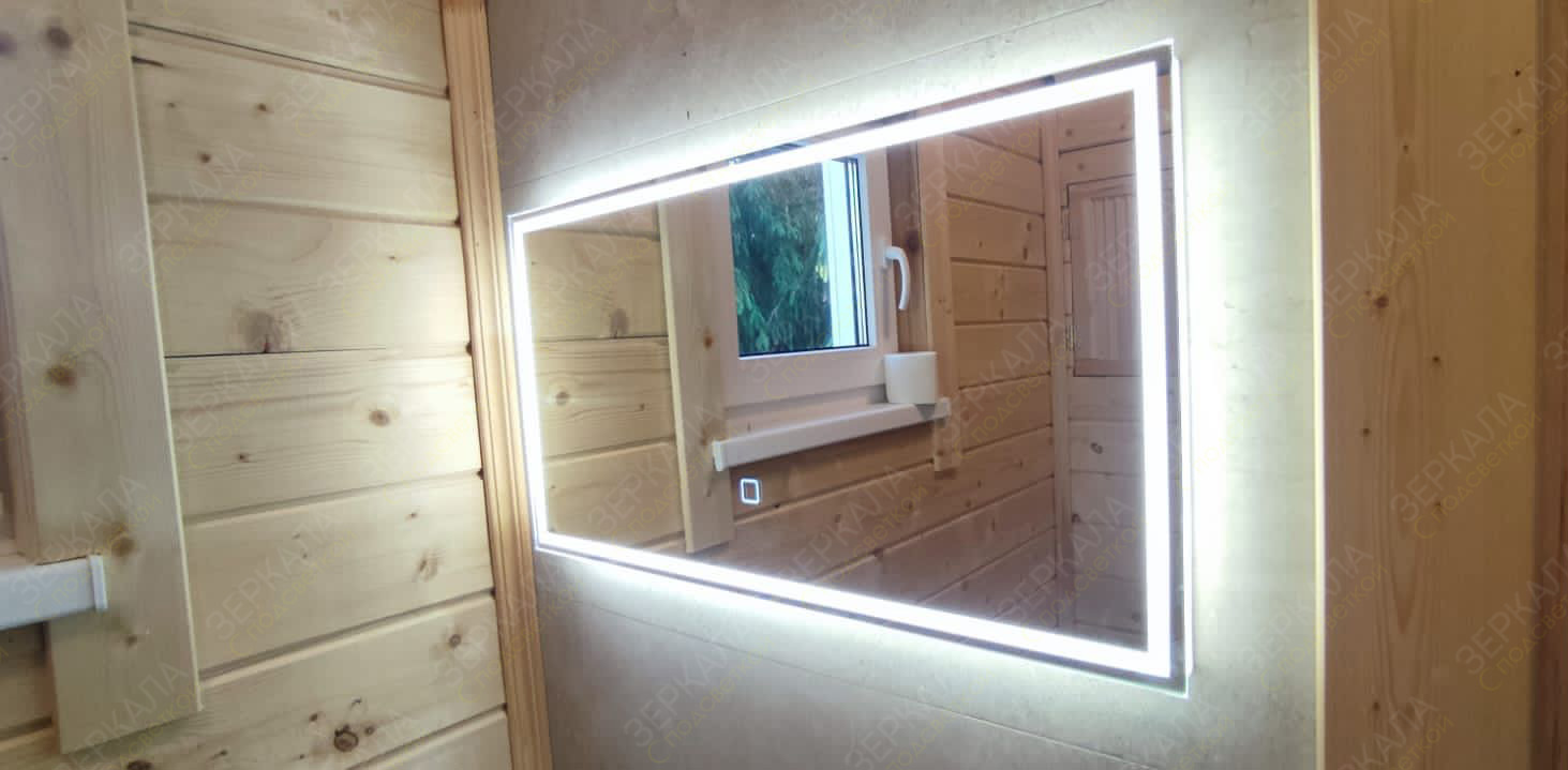 небольшое прямоугольное зеркало с подсветкой для бани